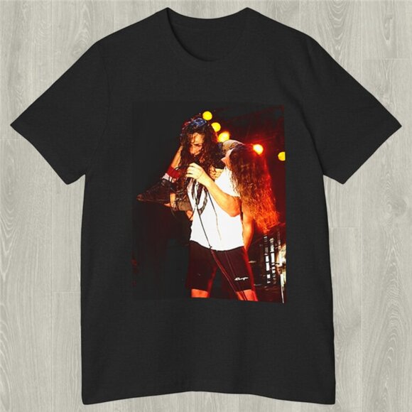Pearl Jam Temple Of The Dog Cornell Vedder Graphic Band Tee Music Fan T-Shirt 92 - Picture 1 of 5